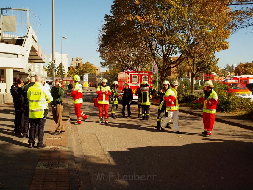 Feuer 3 Koeln Chorweiler Liverpoolerplatz P020.JPG